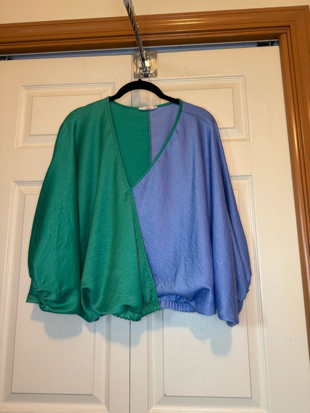 entro Two-Tone Green and Periwinkle Top - S